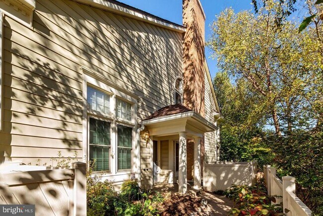 Building Photo - 5801 Linden Square Ct