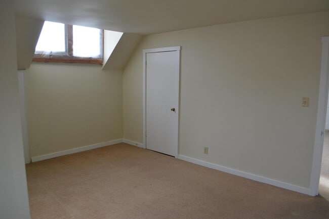 Building Photo - 1353 Highland St