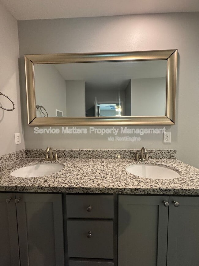 Building Photo - 6850 Stirrup Ln