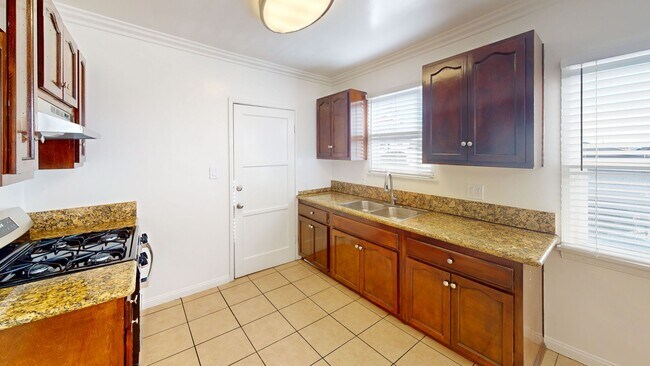 Building Photo - Adams apartments...Newly Remodeled 2 Bedro...