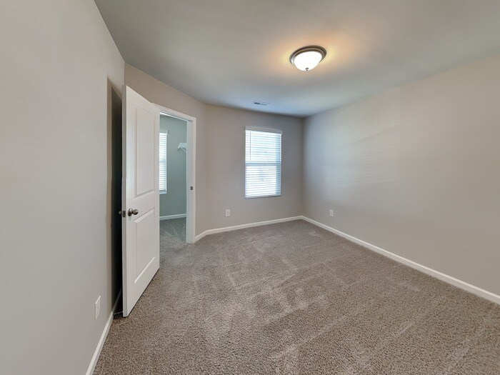 Building Photo - 708 Point Andrews Dr SW