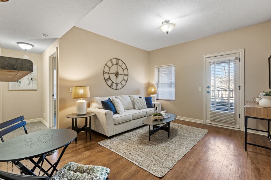 Building Photo - The Melrose