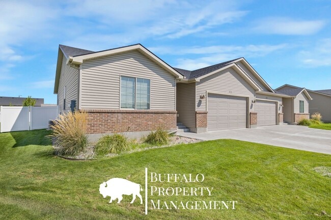 Building Photo - 4211 Roy Cir