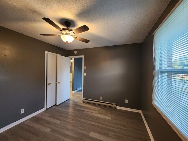 Building Photo - 108 Tandy Dr