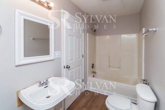 Building Photo - Bring more life and value to this charming home!