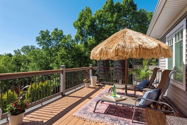 Building Photo - Luxury Living in Minnetonka – 6BR Home in Prime  Location