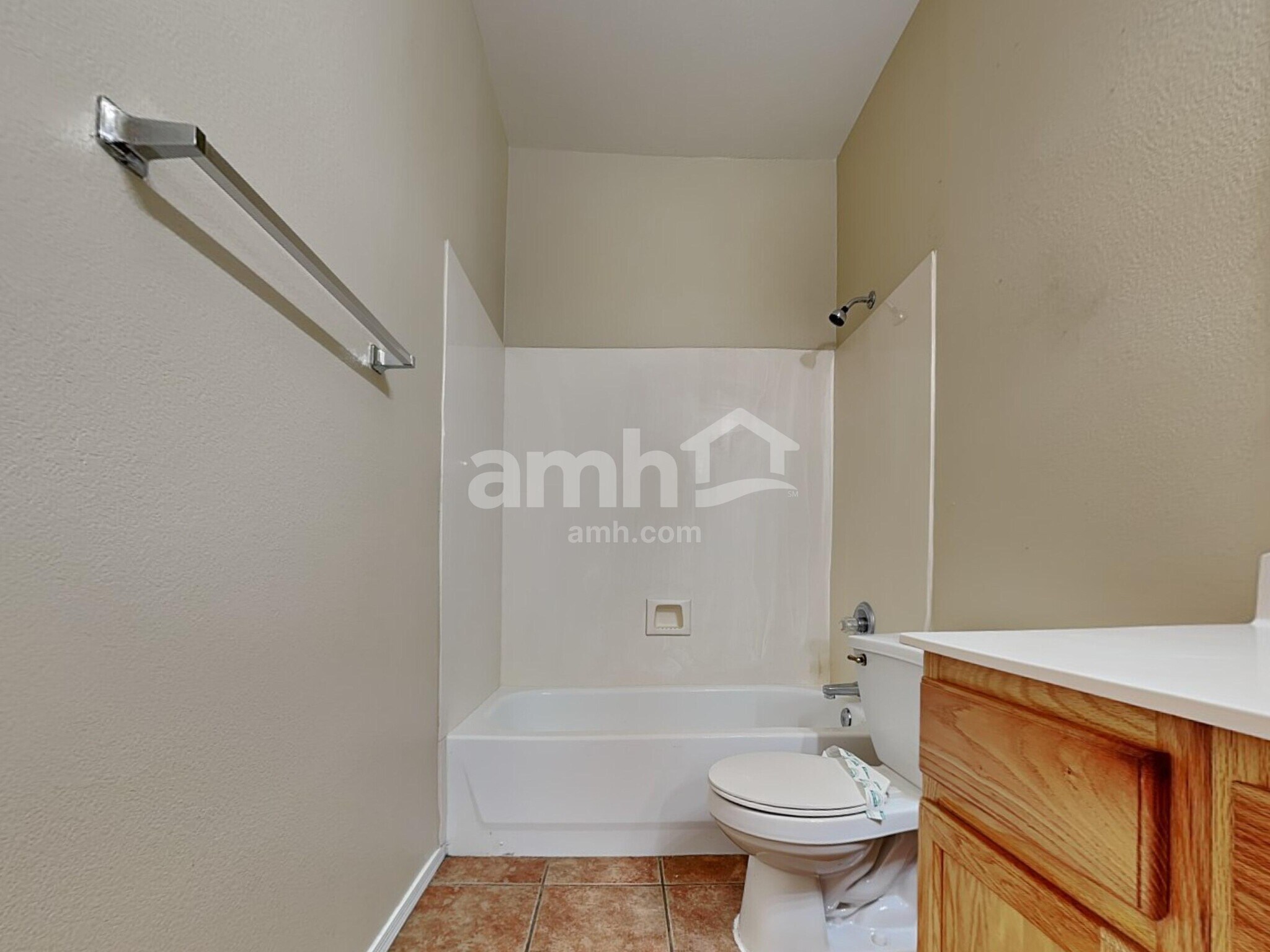 Building Photo - 11852 W Cambridge Ave