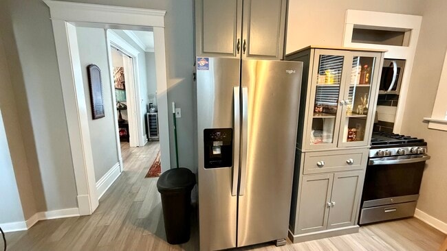 Building Photo - 500 Barrett St