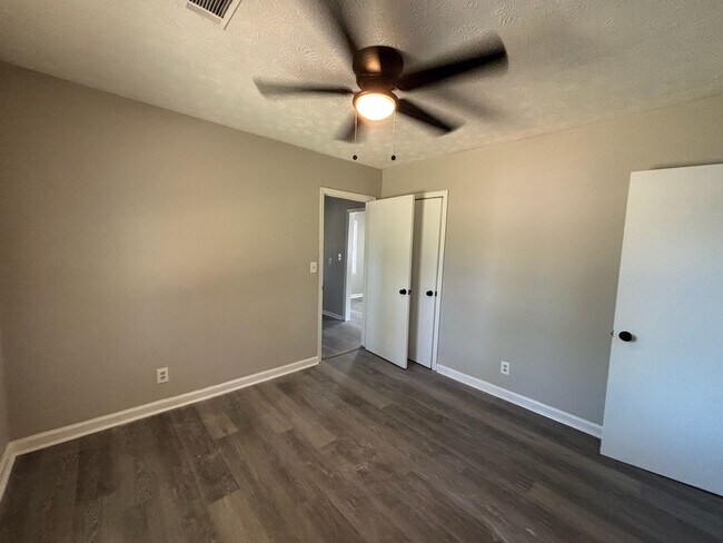 Building Photo - New On the Market!