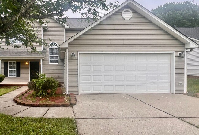 Primary Photo - Charming 3-Bedroom Home with Endless Poten...