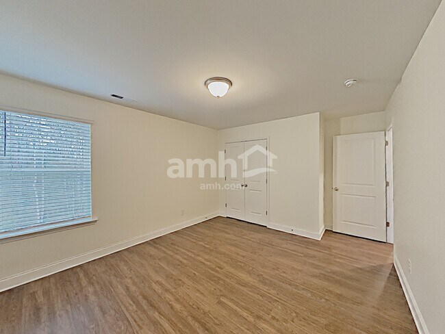 Building Photo - 331 Elmhurst Drive