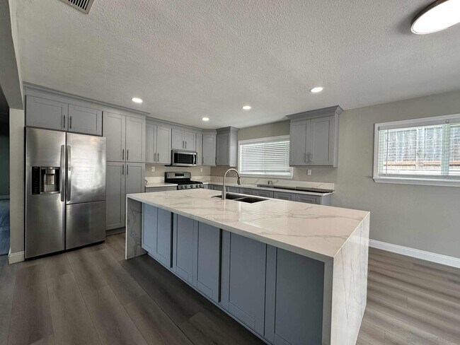 Building Photo - 819 Halecrest Dr