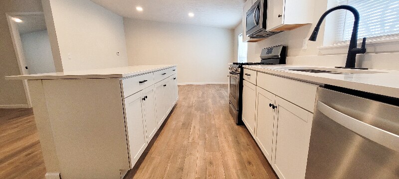 Building Photo - 1130 Valley Manor Ct