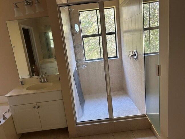 Building Photo - 6132 Grand Cypress Cir W