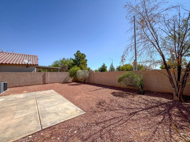 Building Photo - Charming Two-Story Home with Spacious Layout!