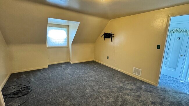 Building Photo - 119 Highview Dr