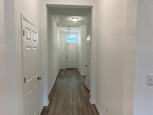Building Photo - 3201 College Park Dr