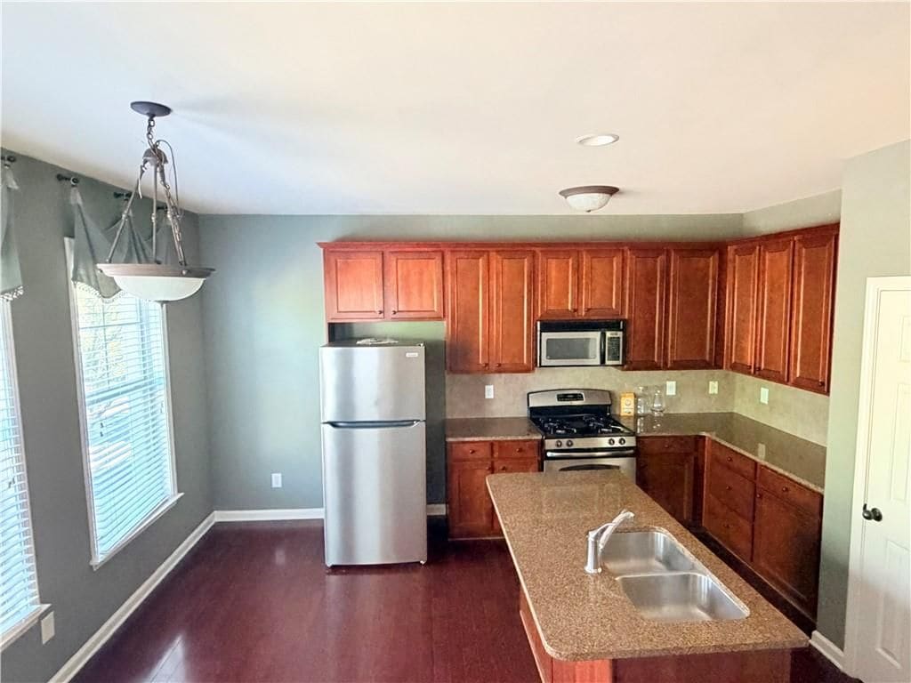 Building Photo - 804 Village Field Ct NW