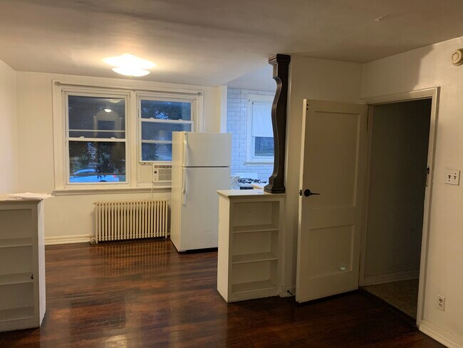 Building Photo - 1423 Hellerman St