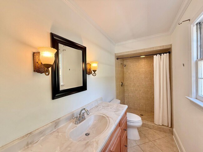 Building Photo - **OFFERING REFUNDABLE APPLICATION FEES** Stunning 5BD, 3BA North Ridge Raleigh Home on a Large, P...