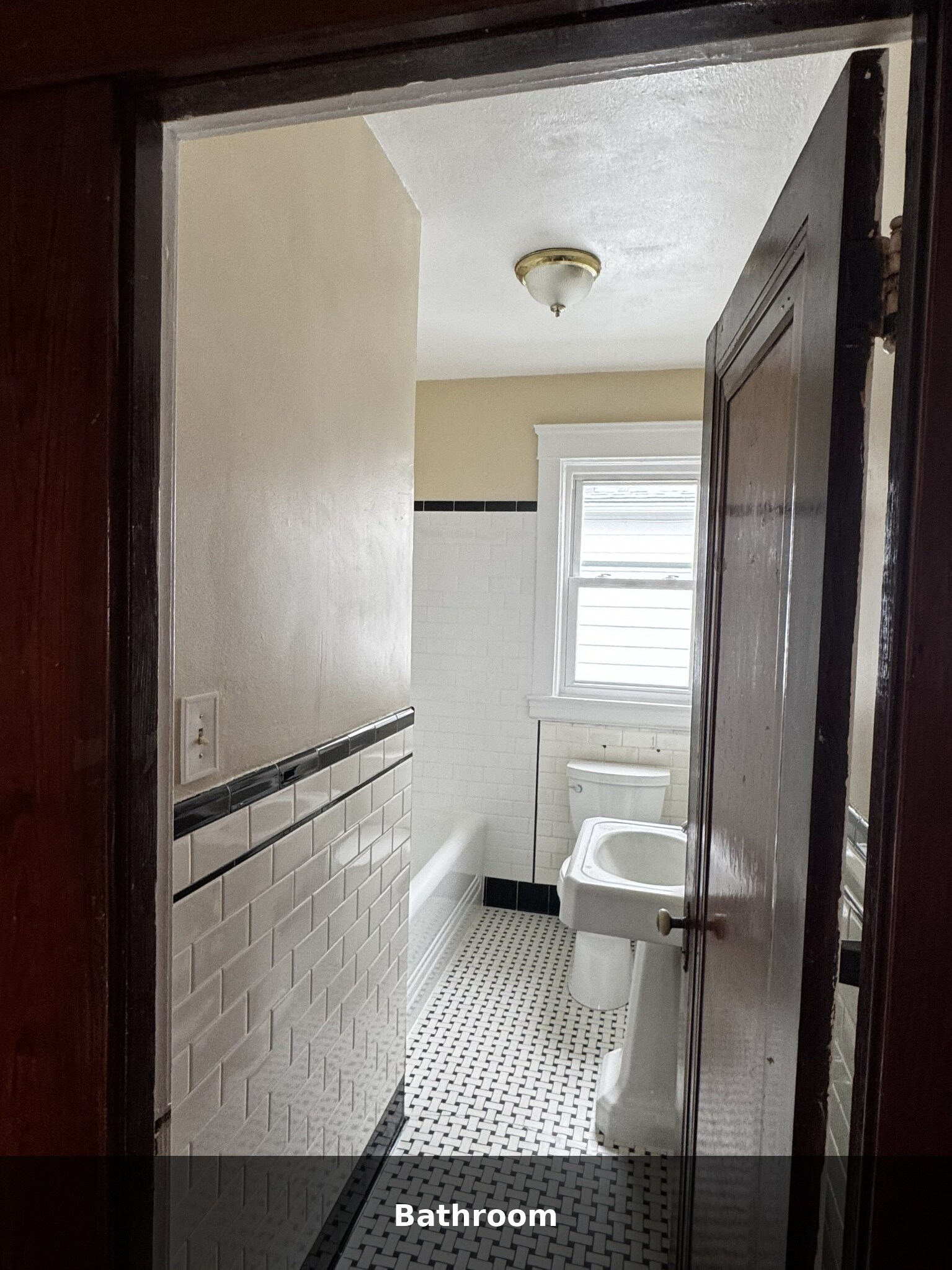 bath - 508 Woodward Rd