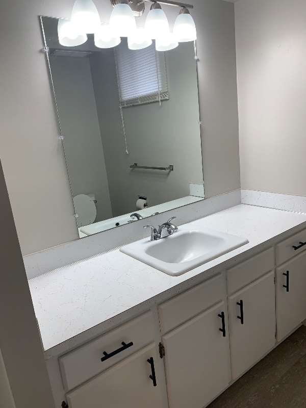 Building Photo - 210 N 4th St