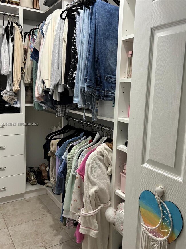 Building Photo - 9401 SW 172nd Ave