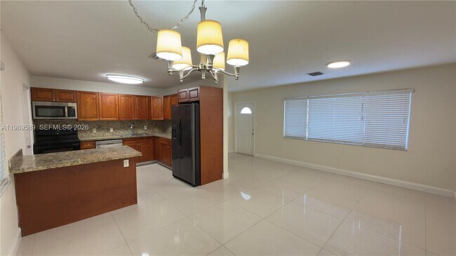 Building Photo - 1125 NW 16th Ct