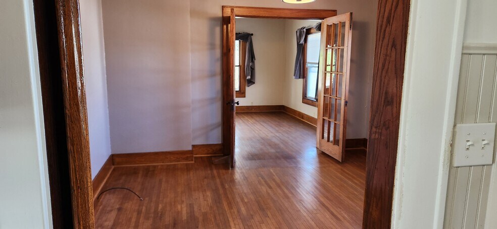 Building Photo - 420 N Main St