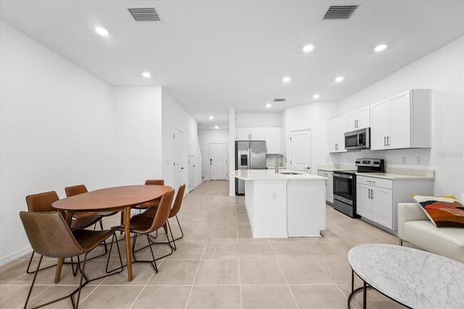 Building Photo - 8508 Lunar Skye St