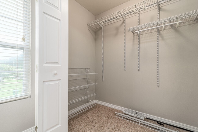 Building Photo - 100 Corwin Dr