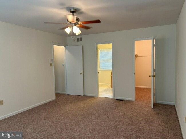 Building Photo - 12 Sumac Ct