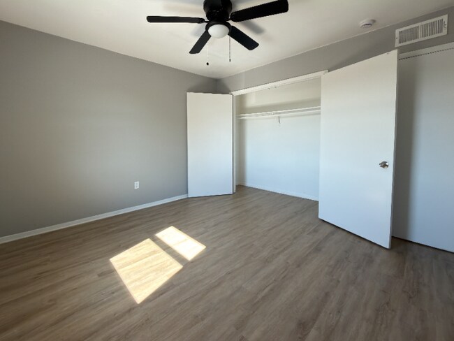 Building Photo - 301 Tri City Beach Rd