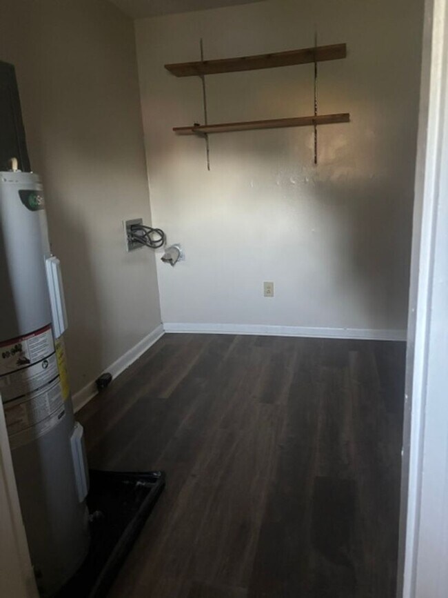 Building Photo - 312 Woodhaven Drive
