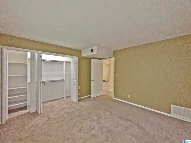 Building Photo - 836 Beacon Pkwy E