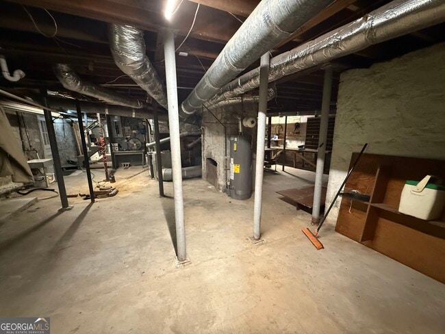 Building Photo - 998 Highland Cir SE