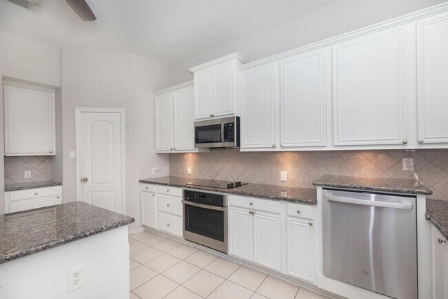 Building Photo - 21822 Mystic Point Ct