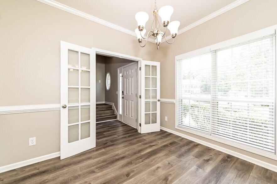 Building Photo - 26 Saddlewood