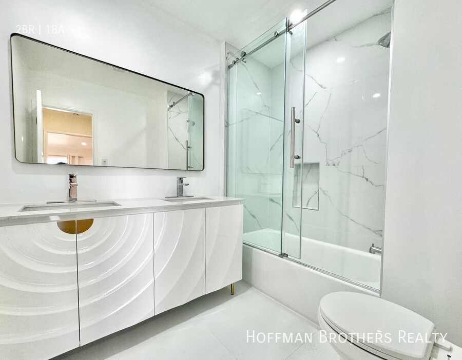 Building Photo - 356 Rexford Dr