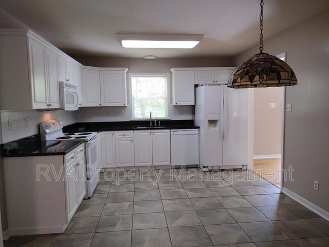 Building Photo - 5815 Meadowood Pl