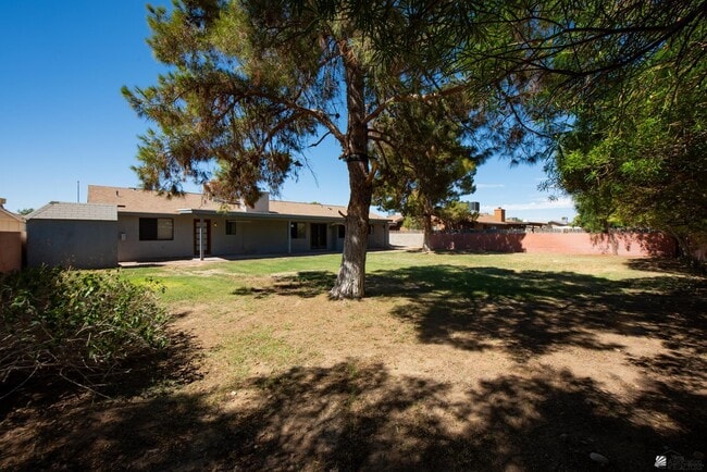 Building Photo - 3460 E Sombra Ln