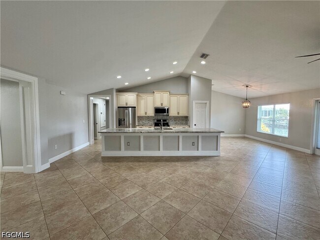 Building Photo - 3829 SW 17th Pl