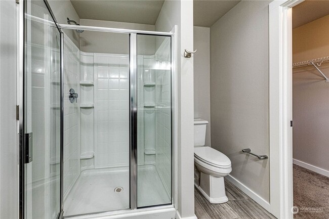 Building Photo - Duplex Style CONDO - 3 Bed 2.5b Bath Fully...
