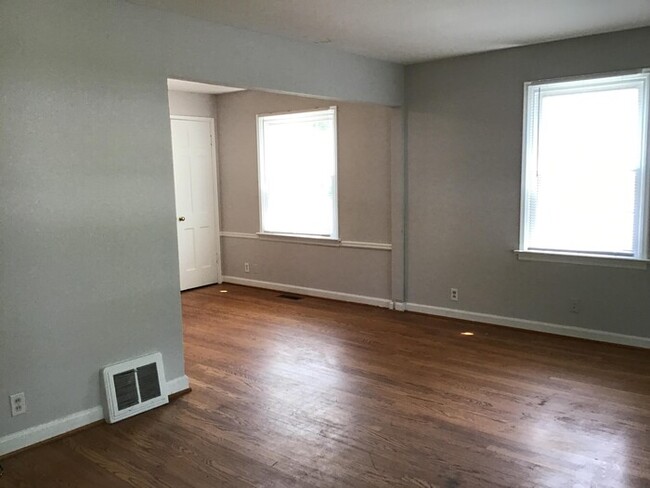 Building Photo - 10130 Newbold Dr