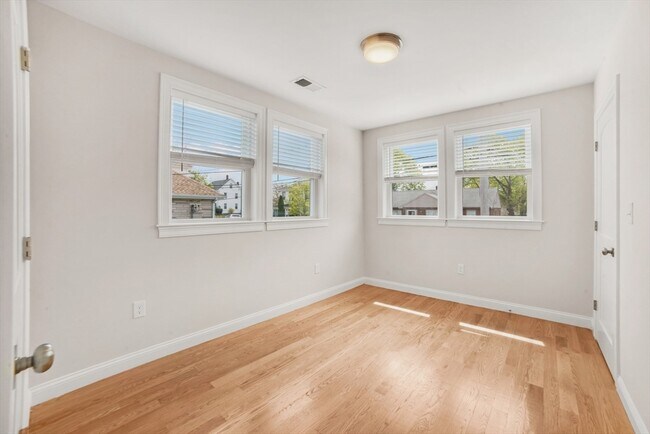 Building Photo - 50 Main St