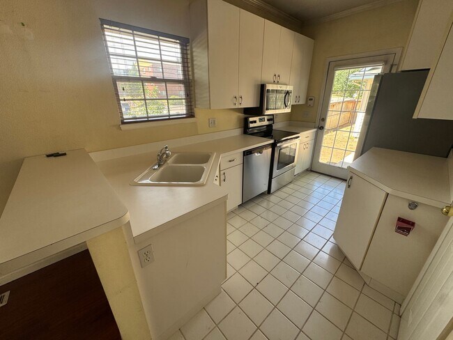 Building Photo - Spacious 4-Bedroom Home Near Sloan's Lake & Broncos Stadium
