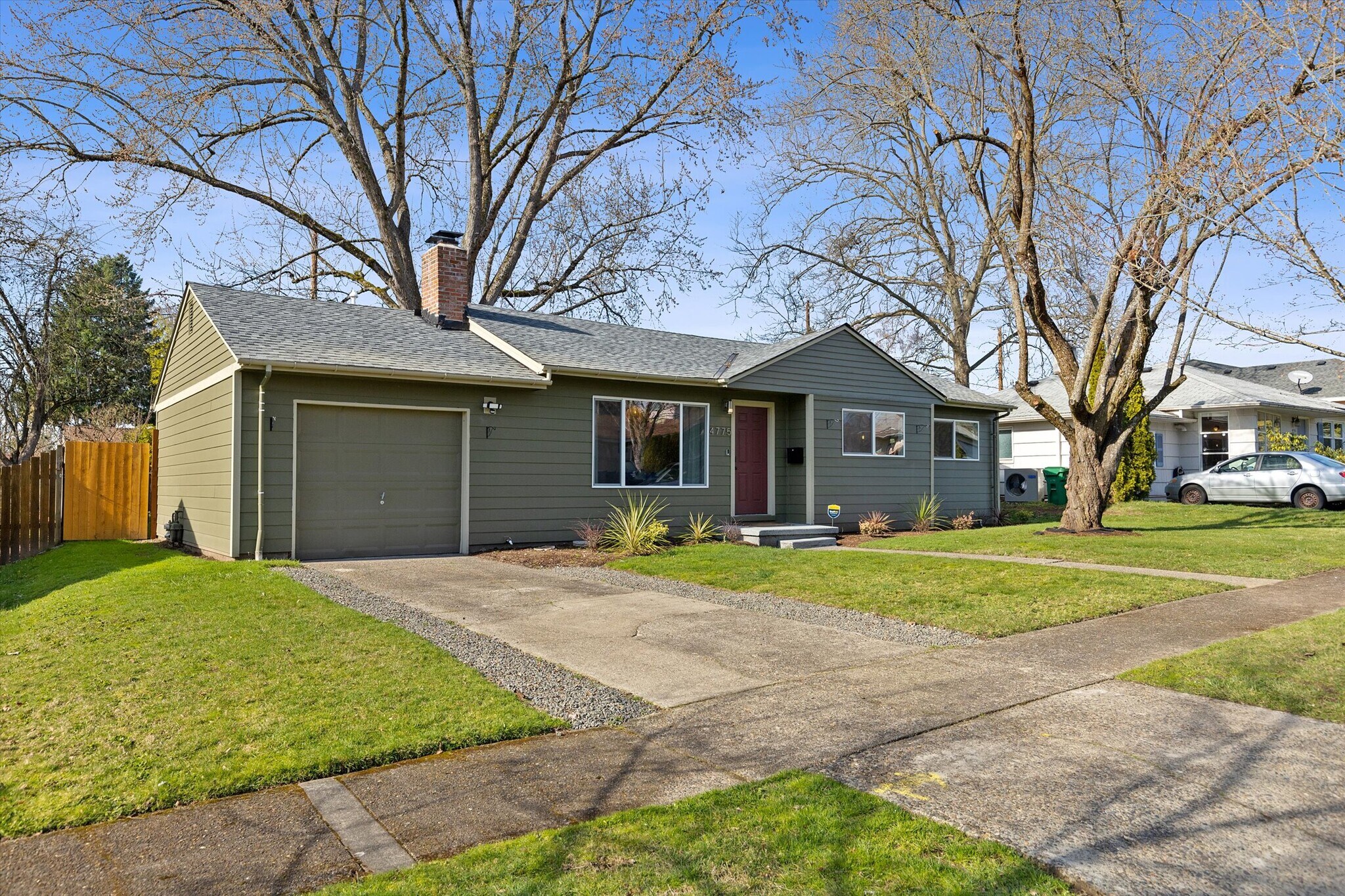 Building Photo - 4775 SW Beech Dr