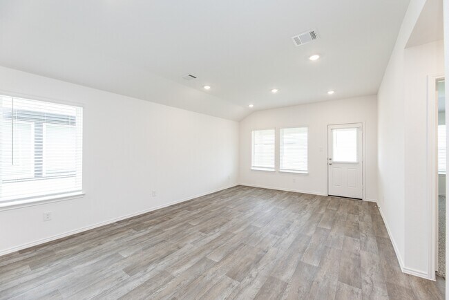 Building Photo - 31322 Harp Rdg