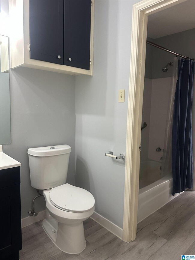 Building Photo - 839 Linbard Ln