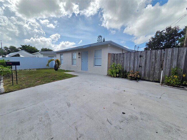 Building Photo - 242 NW 51st Ave